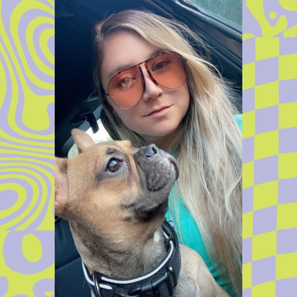 Going live today at 4PST 👻 - Picture 6 of 10